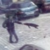 14.02.2012 / Kuyruğundan Tuttuğu Kediyi Böyle Fırlattı