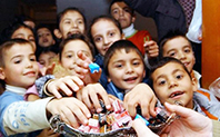 Bayramda Şeker Toplayan &Ccedil;ocuklar