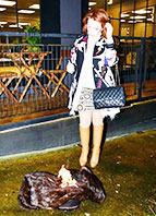 Pınar Eli&ccedil;e K&uuml;rk&uuml;n&uuml; Yaktı